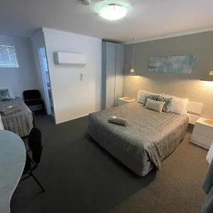 *** Motel Hatton Vale Motel Australia