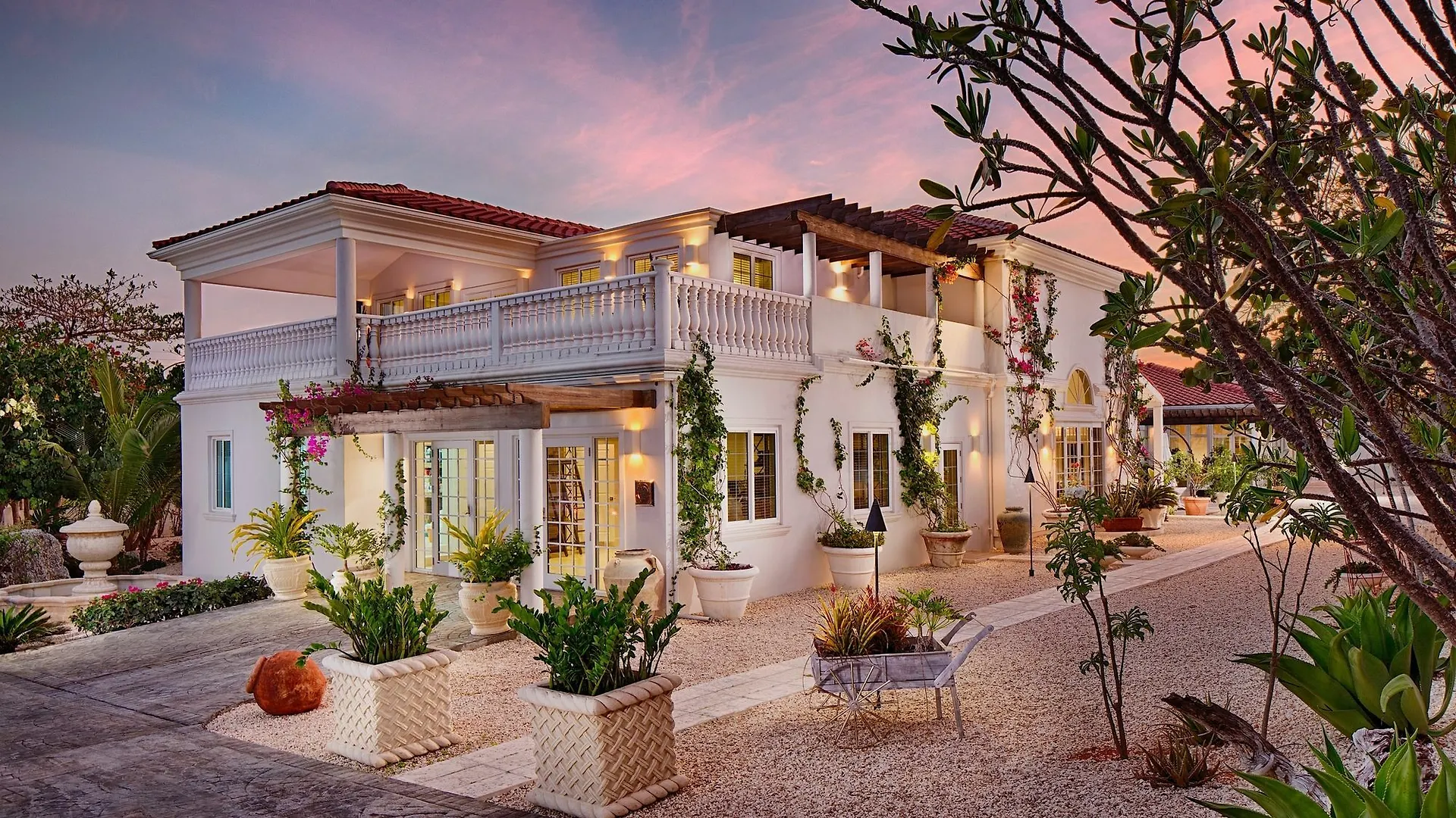 ****  Le Soleil D'Or Hotel West End Ilhas Cayman