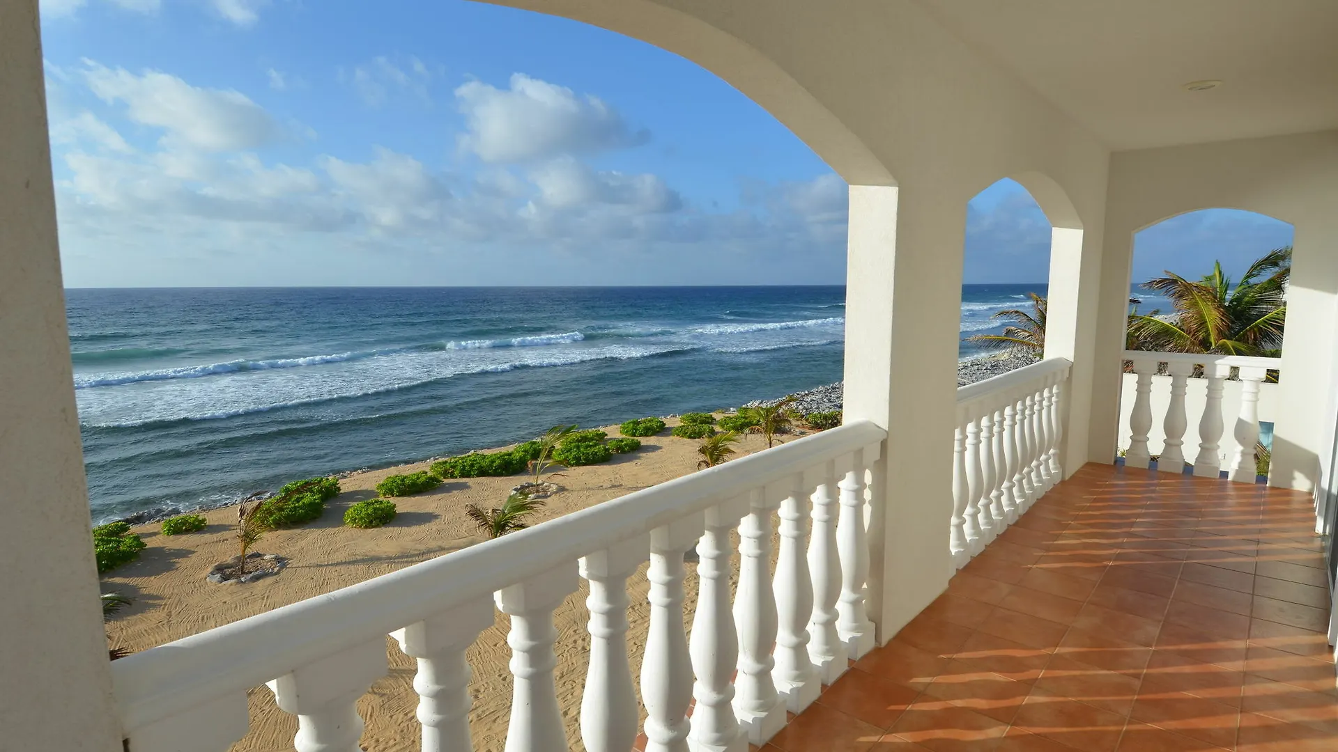 Le Soleil D'Or Hotel West End