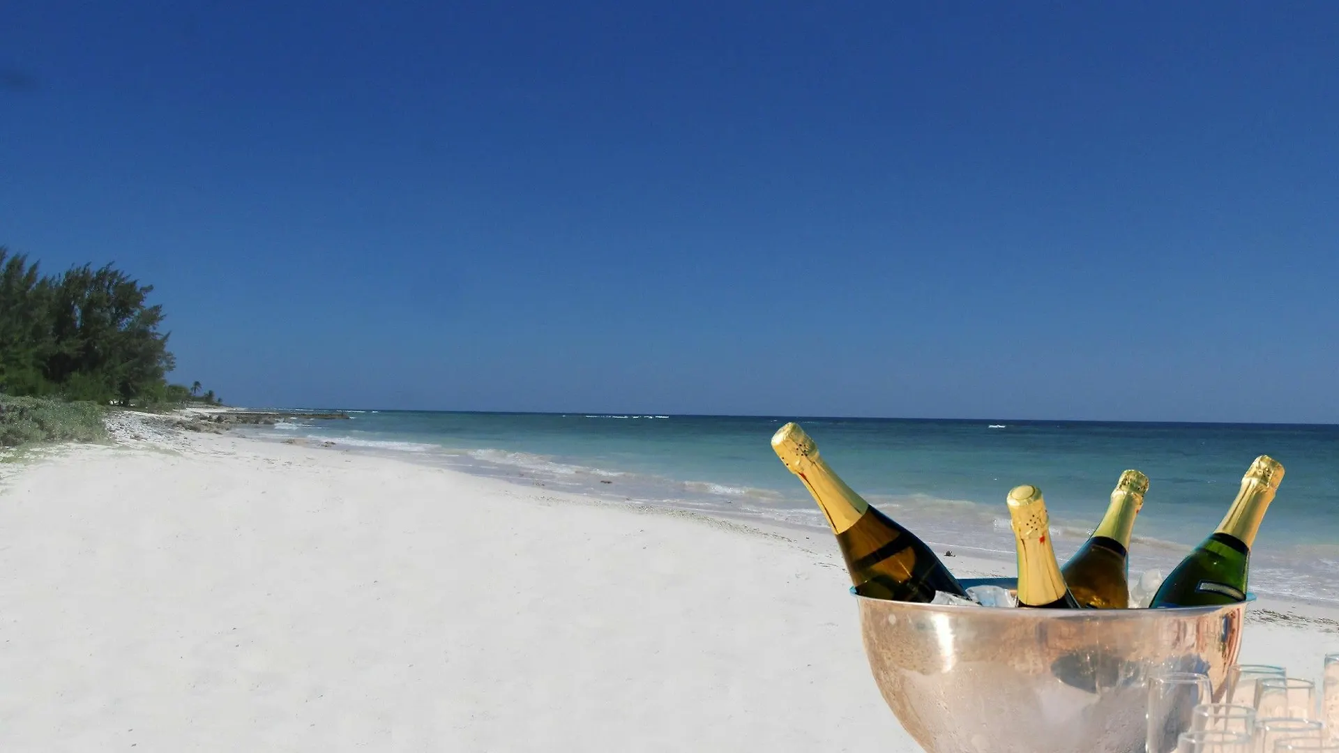 Le Soleil D'Or Hotel West End